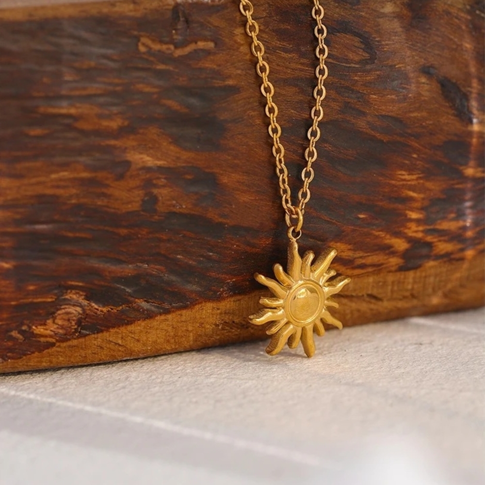 Dainty Gold Sunburst Necklace with Fine Chain